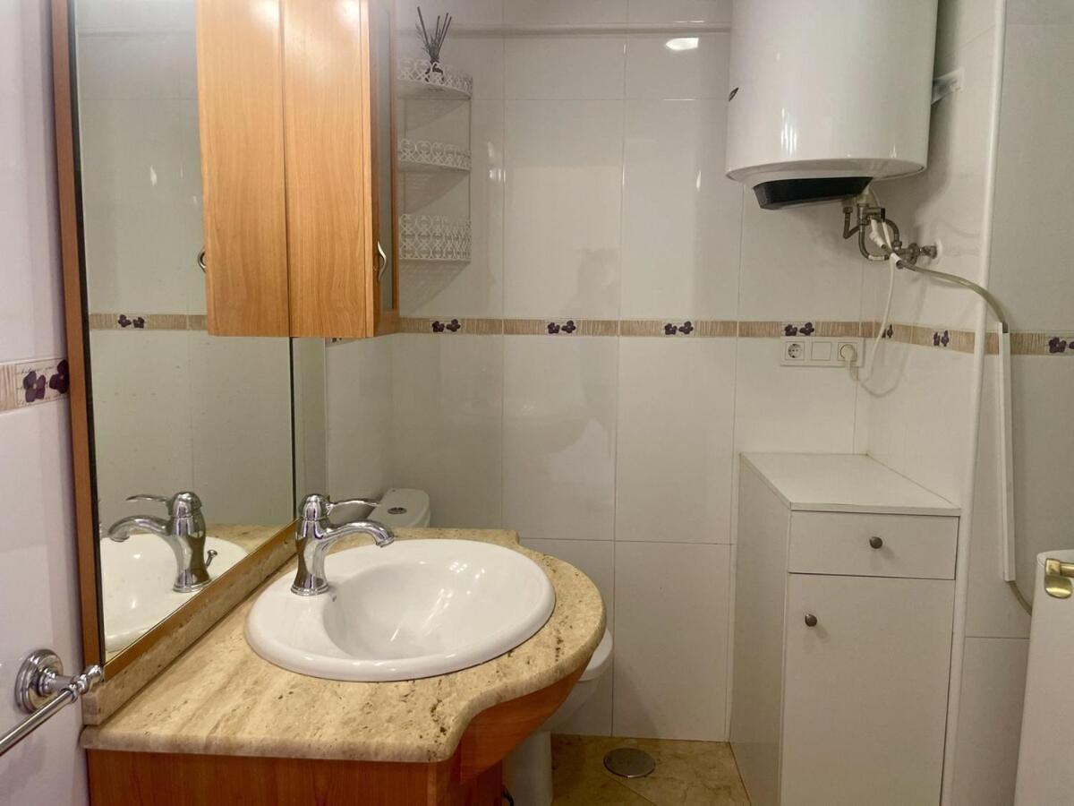 En Primera Linea, Sea Front, Pool & Parking Apartment